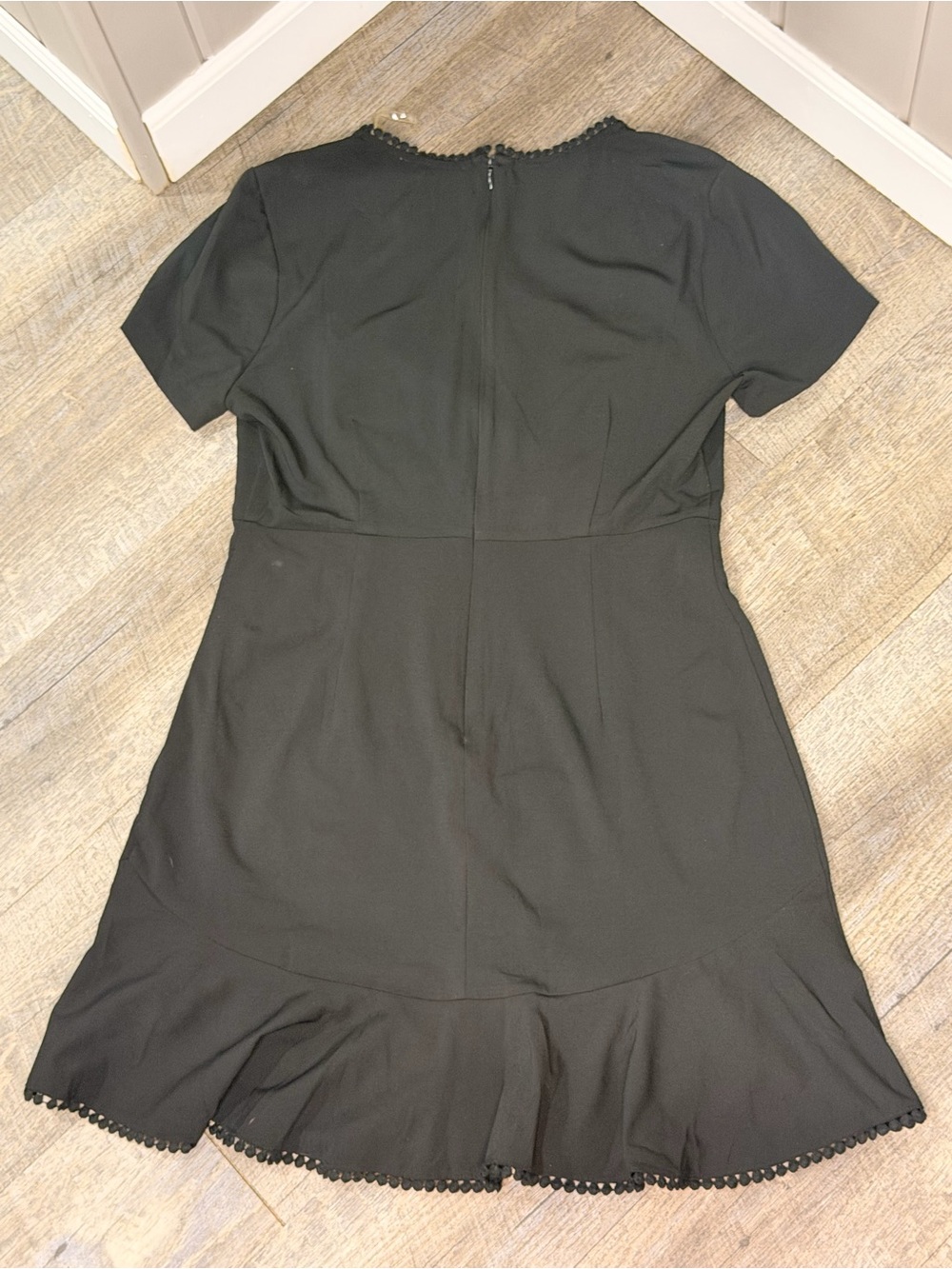 entro Black Short Sleeve Ruffle Hem Mini Dress - Picture 7 of 8